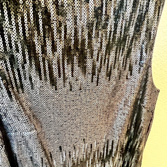 Kensie Black and Silver Sequin Shift Dress Size 2 - Picture 11 of 12